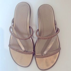Vionic Prism in shimmering gold nappa leather, size 8